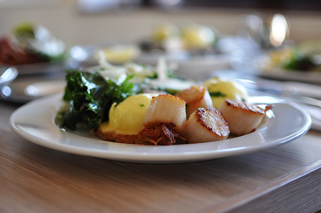 Scallop Eggs Benny (Jess Fleming / Vancity Buzz)