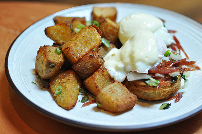 Eggs Benedict (Jess Fleming / Vancity Buzz)