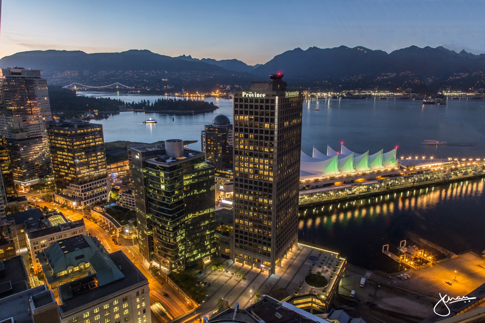 Harbour Glow / Jenn Chan