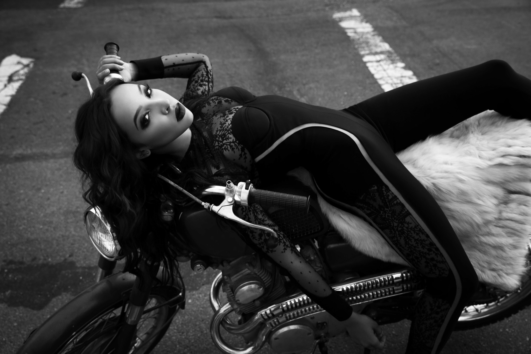 Tinashe_Publicity Photo 1_January 25 2016