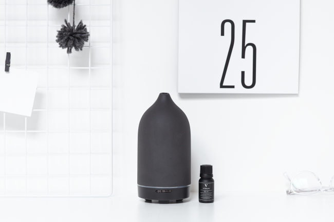 Vitruvi diffuser and essential oil (Vitruvi)