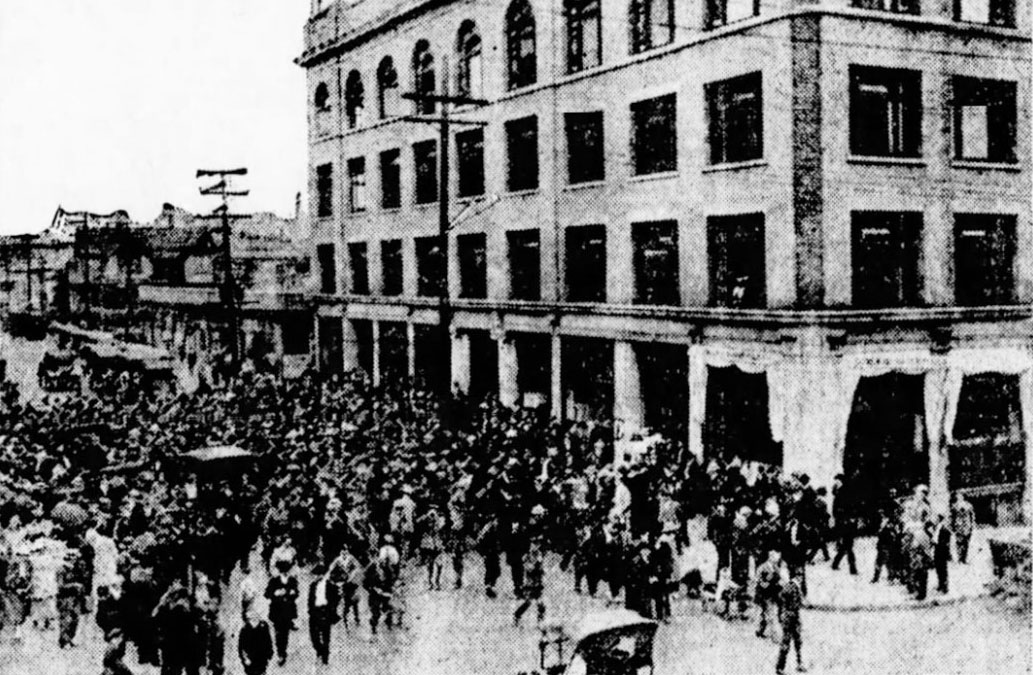 This photo, published in Vancouver Daily World in 1918, shows mob of soldiers attacking the Labor Temple during the General Strike (Vancouver Daily News)