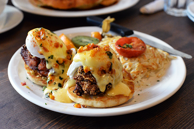 Fried Chicken Benedict (Jess Fleming / Vancity Buzz)