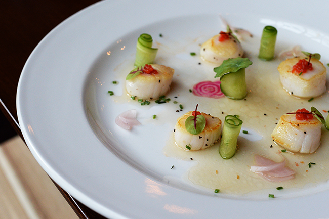 Scallop Tataki (Jess Fleming / Vancity Buzz)